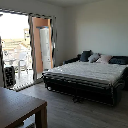 Grand Studio Plages A Pieds Vue Mer Parking Ferme Daire Mandelieu